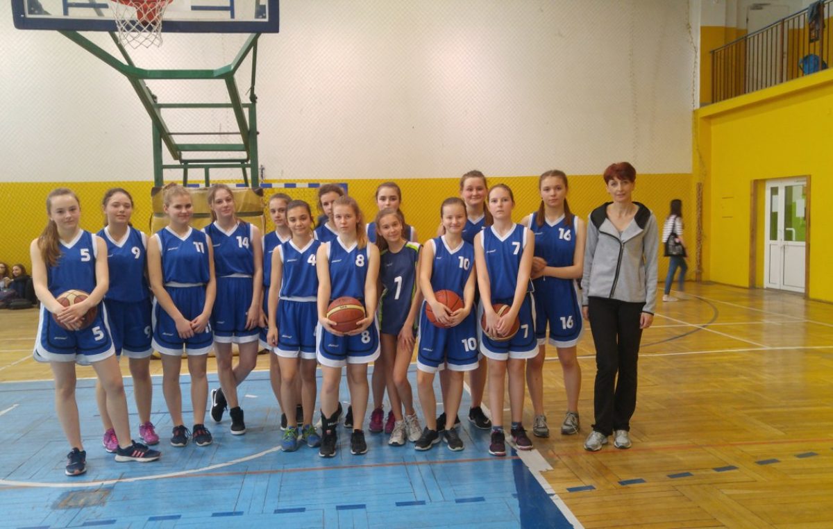 11 marca 2017 – Nasze koszykarki z gimnazjum najlepsze w powiecie