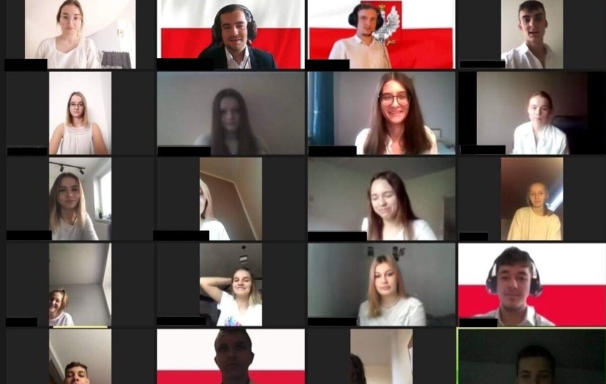 11 listopada 2020 – Akcja „Szkoła do hymnu”