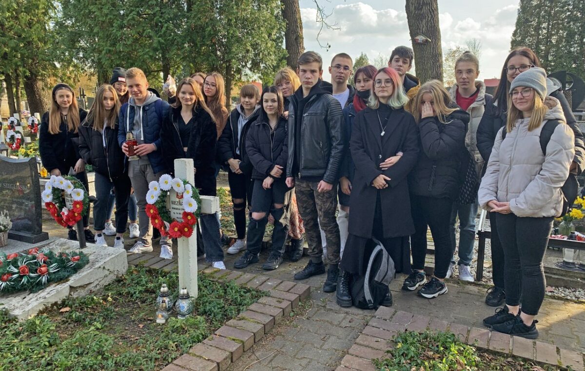 „Szkoła pamięta”