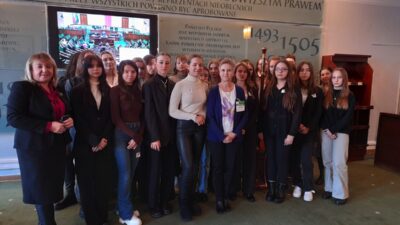 16 grudnia 2022 – Młodzież z klasy II D z wizytą w Sejmie Rzeczypospolitej Polskiej