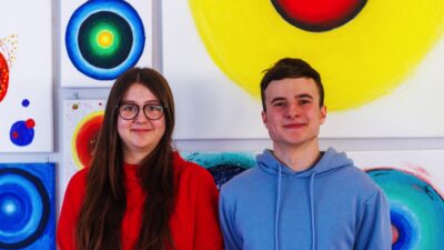 5 kwietnia 2023 – Wiktoria i Mikołaj z tytułami laureatów Olimpiady Historycznej