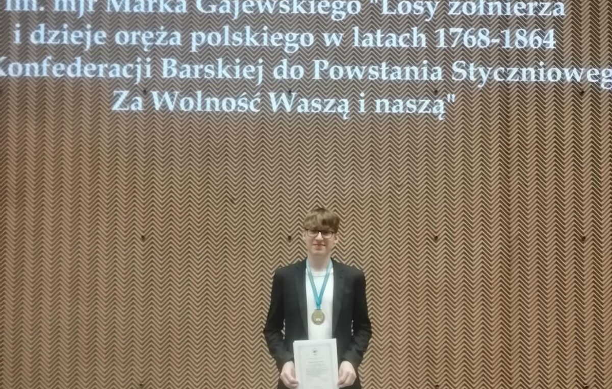 14 czerwca 2024 – Maksymilian laureatem Olimpiady Przedmiotowej „Losy żołnierza…”