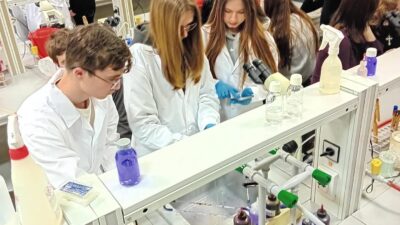 14 lutego 2025 – Zajęcia laboratoryjne na Uniwersytecie Medycznym