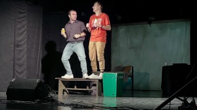 27 października 2025 – Spektakl profilaktyczny „Samotni w tłumie”