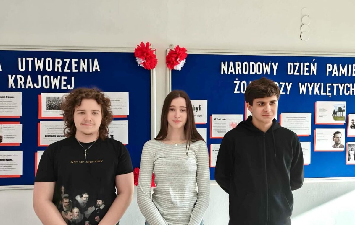 15 marca 2026 – Amelia, Wojciech i Karol w etapie centralnym olimpiady